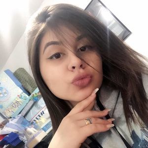 Meet your Posher, Idalia